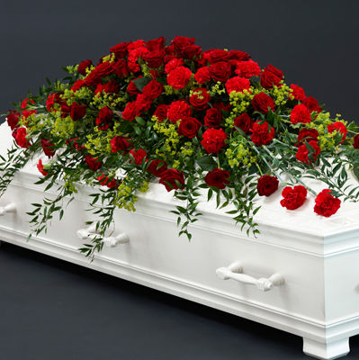 Interflora_kistedekorasjon&nbsp;rod